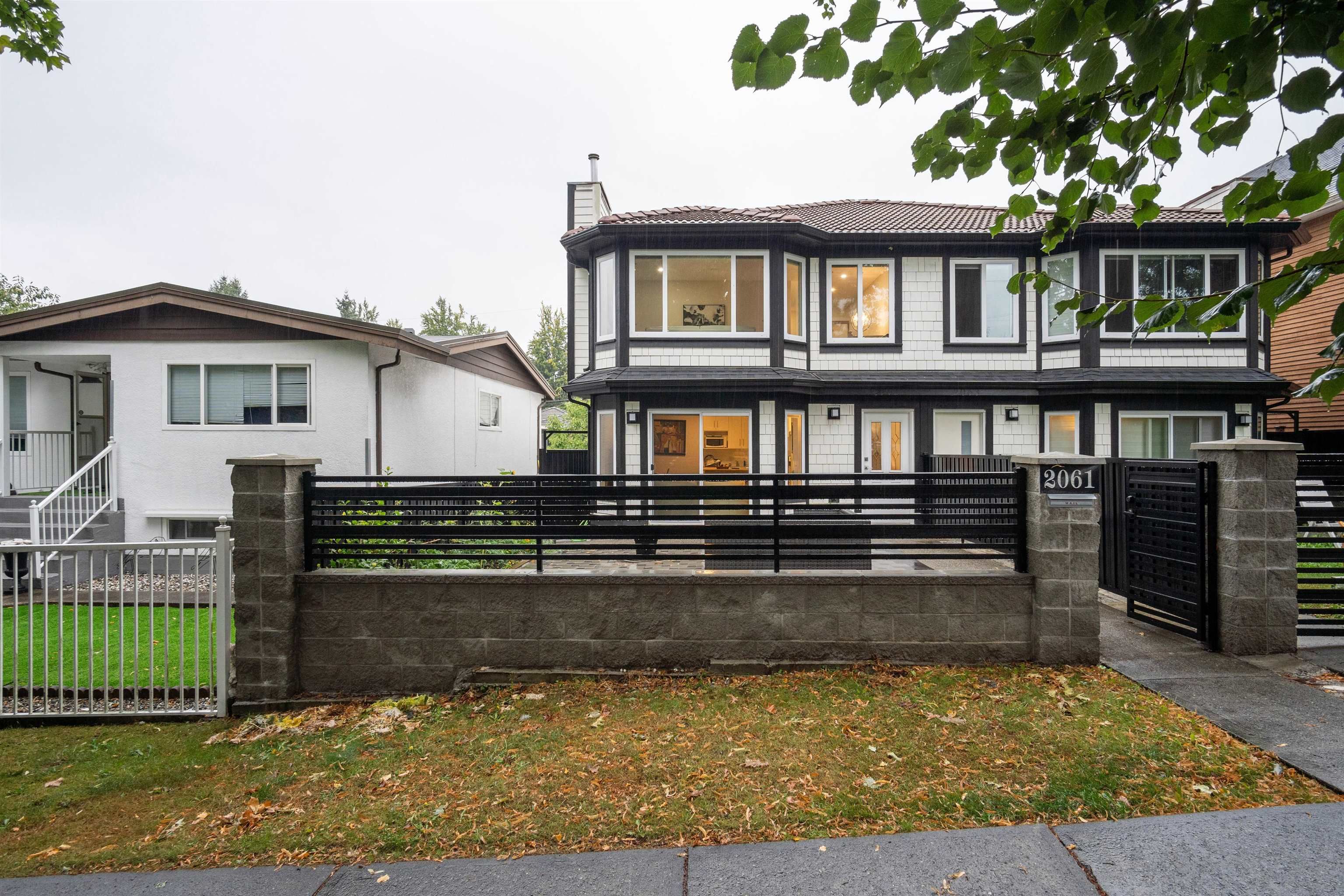 Main Photo: 2061 E 2ND Avenue in Vancouver: Grandview Woodland 1/2 Duplex for sale (Vancouver East)  : MLS®# R2812068