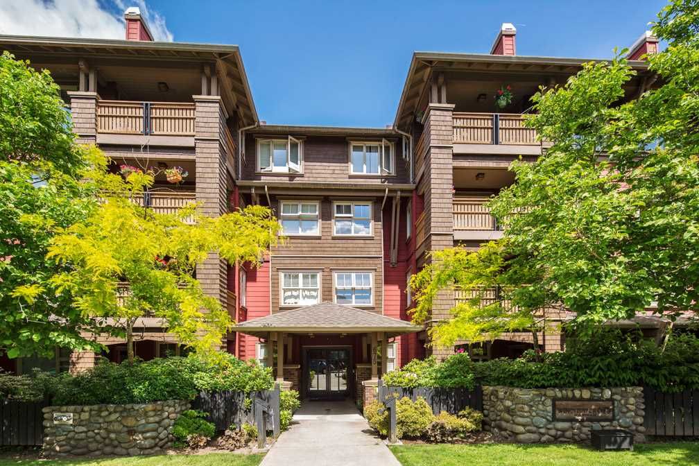 Main Photo: 305 675 PARK Crescent in New Westminster: GlenBrooke North Condo for sale in "WINCHESTER" : MLS®# R2274129
