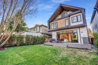 Photo 1: 2 3118 WINDSOR Street in Vancouver: Mount Pleasant VE 1/2 Duplex for sale (Vancouver East)  : MLS®# R2858219