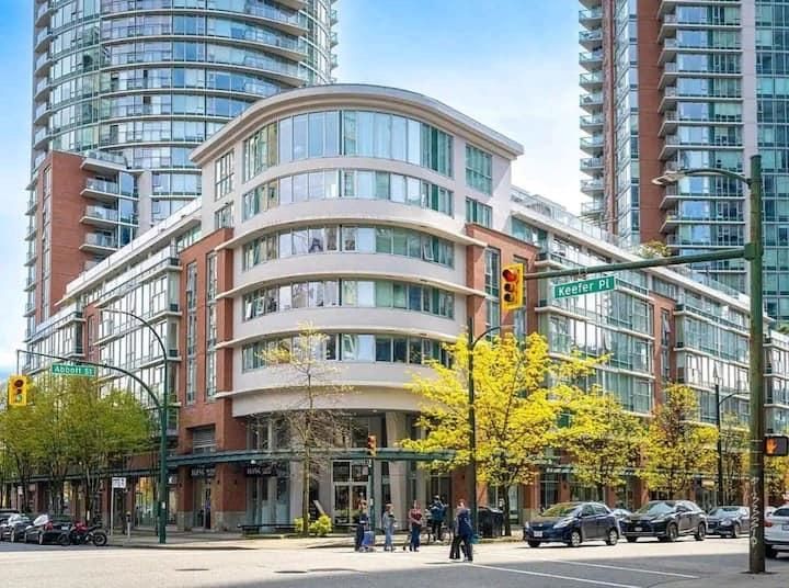 FEATURED LISTING: 607 - 618 ABBOTT Street Vancouver