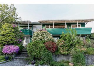 Photo 1: 835 JACKSON Crescent in New Westminster: The Heights NW House for sale in "MASSEY HEIGHTS" : MLS®# V1065914