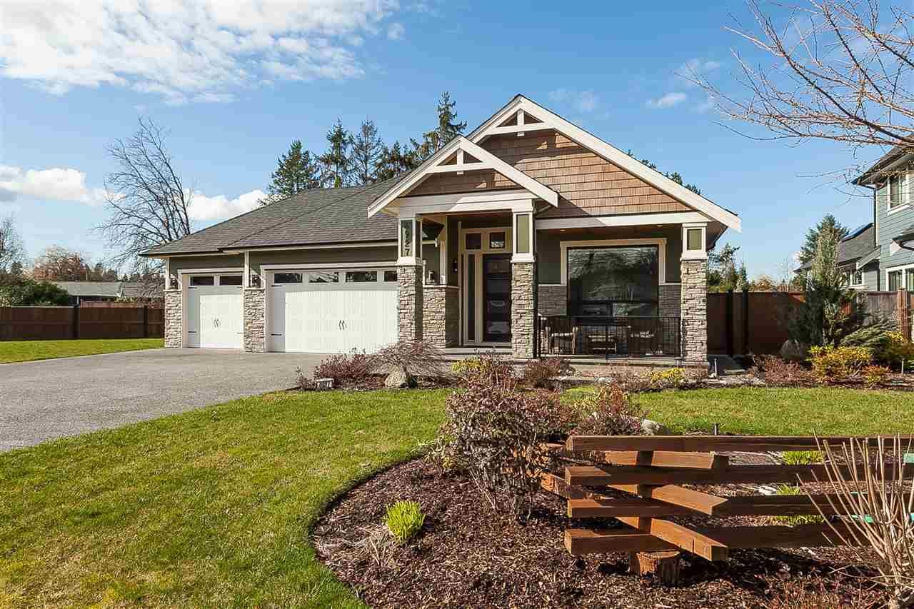 Main Photo: 4927 215 Street in Langley: Murrayville House for sale : MLS®# R2443426