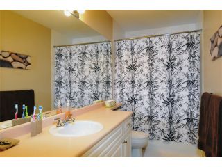 Photo 6: 29 2378 RINDALL Avenue in Port Coquitlam: Central Pt Coquitlam Condo for sale in "BRITTANY PARK" : MLS®# V922637