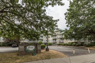 Photo 2: 317 19236 FORD Road in Pitt Meadows: Central Meadows Condo for sale in "EMERALE PARK" : MLS®# R2734538