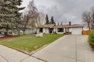 Main Photo: 9855 Oakhill Drive SW in Calgary: Oakridge Detached for sale : MLS®# A2047317