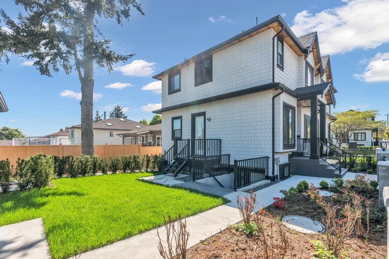 FEATURED LISTING: 402 59TH Avenue East Vancouver