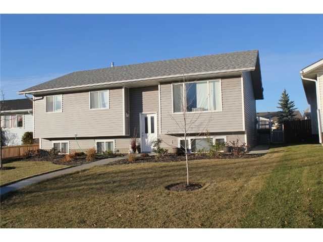 Main Photo: 1704 7 Avenue SE: High River Residential Detached Single Family for sale : MLS®# C3641428