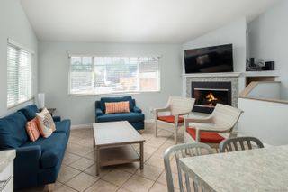 Photo 4: MISSION BEACH House for sale : 2 bedrooms : 810 Pismo in San Diego