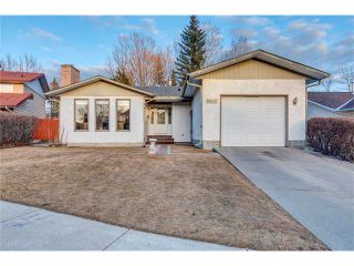 Photo 2: 5844 DALCASTLE Crescent NW in Calgary: Dalhousie House for sale : MLS®# C4053124