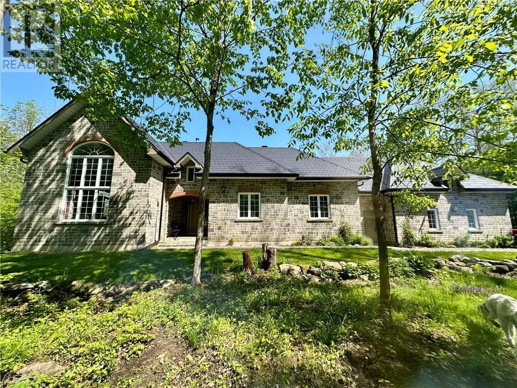 Main Photo: 18025 CTY RD 44 ROAD in Cornwall: House for sale : MLS®# 1343154