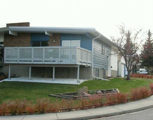 Main Photo:  in CALGARY: Canyon Meadows Residential Attached for sale (Calgary)  : MLS®# C3236961