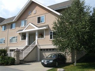 Photo 1: 11 1200 EDGEWATER Drive in Squamish: Northyards Townhouse for sale in "EDGEWATER" : MLS®# V1081846