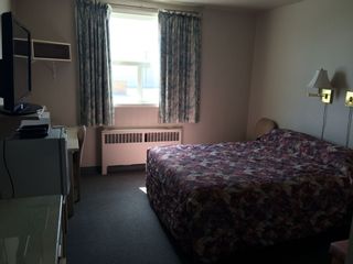 Photo 2: 18 rooms motel for sale Northern Alberta: Business with Property for sale