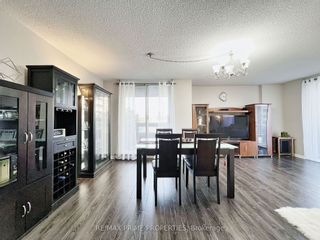 Photo 4: 401 60 Inverlochy Boulevard in Markham: Royal Orchard Condo for sale : MLS®# N8174182