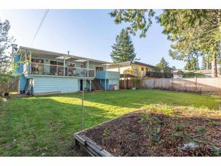 Photo 2: 9358 PRINCE CHARLES Boulevard in Surrey: Queen Mary Park Surrey House for sale : MLS®# R2417764