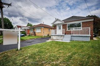 Photo 2: 19 Lynvalley Crescent in Toronto: Wexford-Maryvale House (Bungalow) for sale (Toronto E04)  : MLS®# E8014490