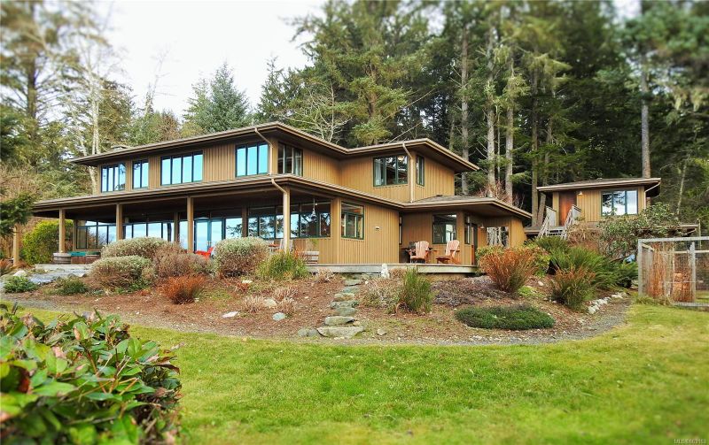 FEATURED LISTING: 2892 Fishboat Bay Rd Sooke