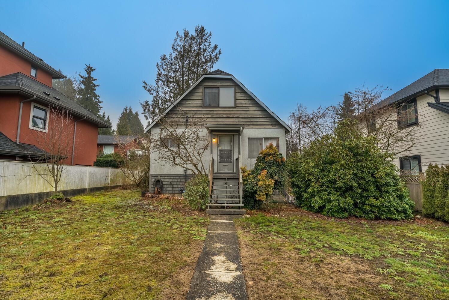 Main Photo: 437 ELMER Street in New Westminster: The Heights NW House for sale : MLS®# R2646765
