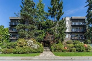 Photo 1: 205 150 E 5TH Street in North Vancouver: Lower Lonsdale Condo for sale in "Normandy House" : MLS®# R2127103