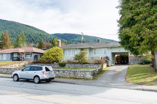 Photo 3: 4462 HIGHLAND Boulevard in North Vancouver: Forest Hills NV House for sale : MLS®# R2761954