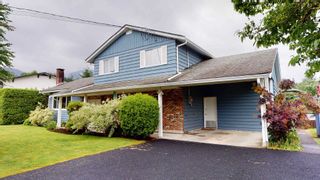 Photo 2: 40404 CHEAKAMUS Way in Squamish: Garibaldi Estates House for sale : MLS®# R2593809