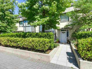 Photo 1: 18 4118 DAWSON Street in Burnaby: Brentwood Park Townhouse for sale in "TANDEM" (Burnaby North)  : MLS®# R2183913