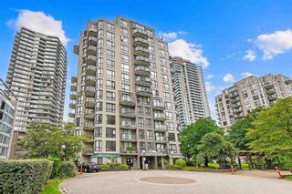 Photo 1: 1402 828 AGNES Street in New Westminster: Downtown NW Condo for sale in "WESTMINSTER TOWERS" : MLS®# R2773583