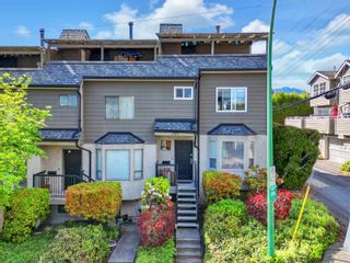 Photo 2: 311 ST. ANDREWS Avenue in North Vancouver: Lower Lonsdale Townhouse for sale in "ST. ANDREWS MEWS" : MLS®# R2881198