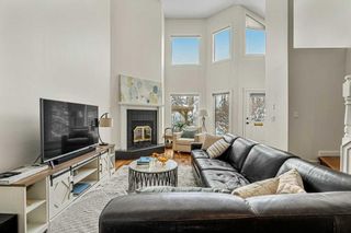 Photo 4: 2238 3 Avenue NW in Calgary: West Hillhurst Detached for sale : MLS®# A2121091