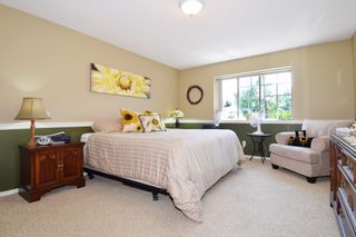 Photo 12: 6139 W BOUNDARY Drive in Surrey: Panorama Ridge Townhouse for sale in "LAKEWOOD GARDENS" : MLS®# F1448168