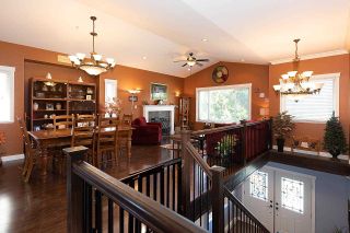 Photo 3: 20164 LORNE Avenue in Maple Ridge: Southwest Maple Ridge House for sale : MLS®# R2582383