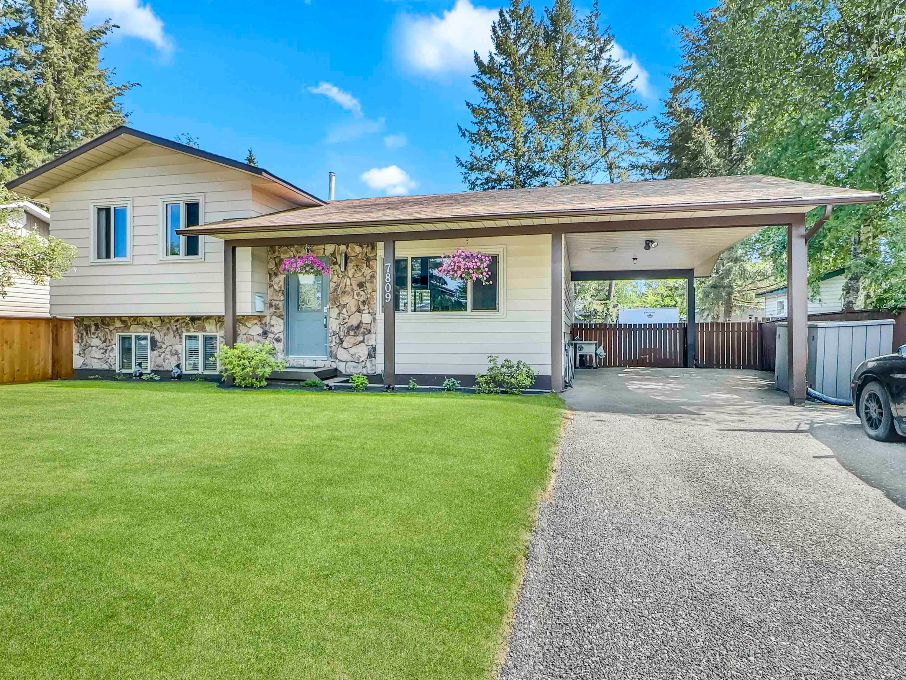 Main Photo: 7809 MALASPINA Avenue in Prince George: Lower College Heights House for sale in "Lower College Heights" (PG City South West)  : MLS®# R2784478