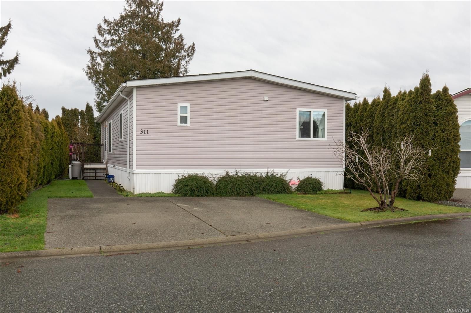 Main Photo: 311 Myrtle Cres in Nanaimo: Na South Nanaimo Manufactured Home for sale : MLS®# 921830