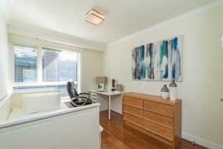 Photo 12: 209 735 W 15TH Street in North Vancouver: Mosquito Creek Townhouse for sale in "SEVEN 35" : MLS®# R2428488
