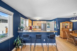 Photo 11: 732 69 Avenue SW in Calgary: Kingsland Semi Detached (Half Duplex) for sale : MLS®# A2137749