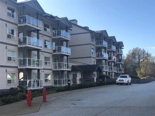 Photo 3: 206 1203 PEMBERTON Avenue in Squamish: Downtown SQ Condo for sale in "Eagle Grove" : MLS®# R2416528