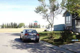 Photo 2: 79 ERIN Crescent SE in Calgary: Erin Woods Detached for sale : MLS®# C4204669