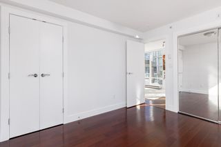 Photo 18: 802 565 SMITHE Street in Vancouver: Downtown VW Condo for sale in "VITA" (Vancouver West)  : MLS®# R2539615