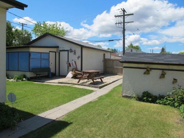 Photo 5: Photos:  in WINNIPEG: Westwood / Crestview Residential for sale (West Winnipeg)  : MLS®# 1111676