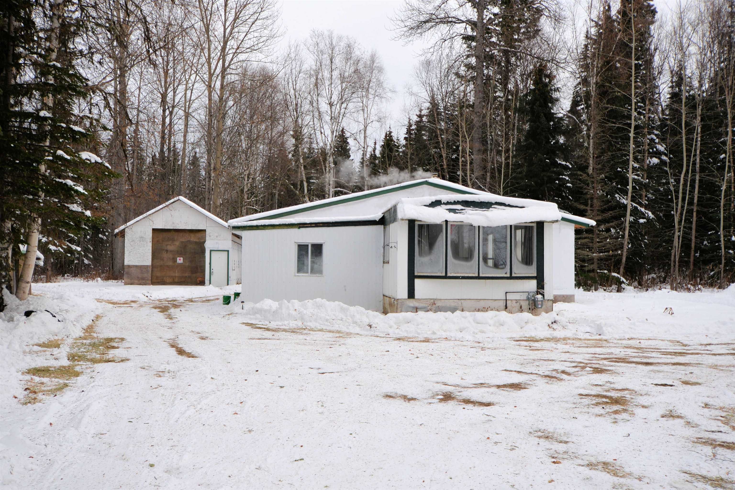 Main Photo: 16550 W THOMPSON Road in Prince George: Nukko Lake Manufactured Home for sale in "Nukko Lake" (PG Rural North)  : MLS®# R2737649