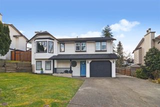 Photo 1: 6257 172 Street in Surrey: Cloverdale BC House for sale (Cloverdale)  : MLS®# R2555759