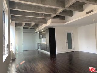 Photo 2: 727 W 7th Street Unit 1210 in Los Angeles: Residential Lease for sale (C42 - Downtown L.A.)  : MLS®# 24356775