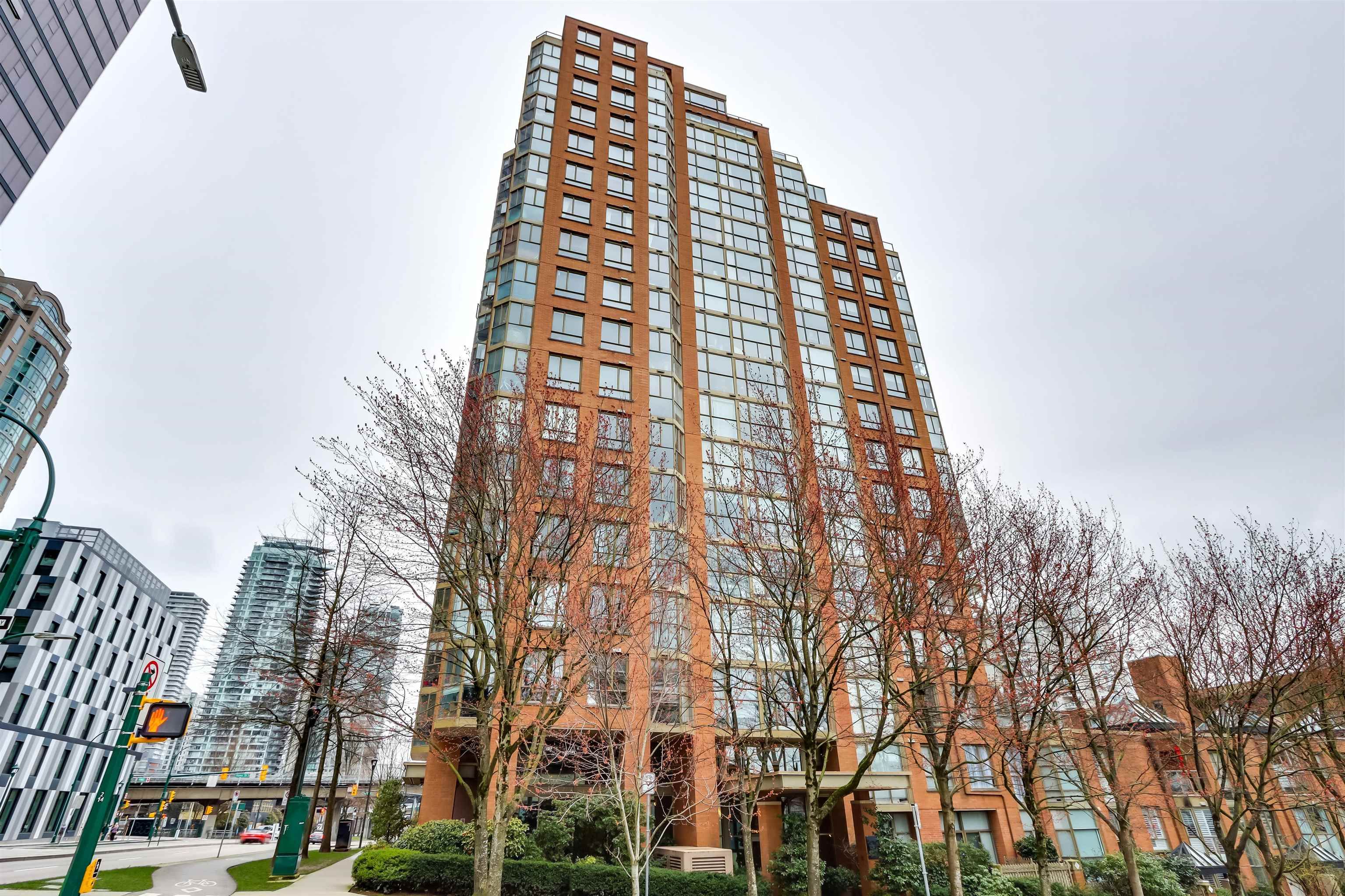 Main Photo: 1401 888 PACIFIC Street in Vancouver: Yaletown Condo for sale in "Pacific Promenade" (Vancouver West)  : MLS®# R2664674