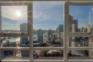 Photo 2: 2701 939 EXPO Boulevard in Vancouver: Yaletown Condo for sale in "Max 2 Building" (Vancouver West)  : MLS®# R2129765