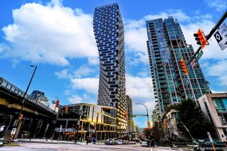 Photo 1: 2103 1480 HOWE Street in Vancouver: Yaletown Condo for sale (Vancouver West)  : MLS®# R2656115