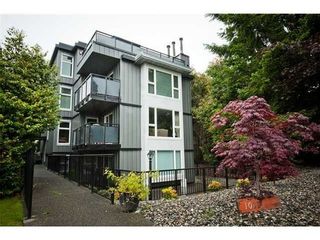 Photo 1: 301 1035 11TH Ave W in Vancouver West: Home for sale : MLS®# V1036154