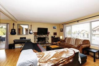 Photo 2: 32360 ALPINE Avenue in Abbotsford: Abbotsford West House for sale : MLS®# R2871002