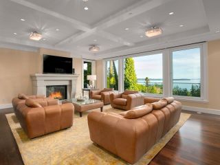 Photo 9: 13720 MARINE Drive: White Rock House for sale (South Surrey White Rock)  : MLS®# R2668323