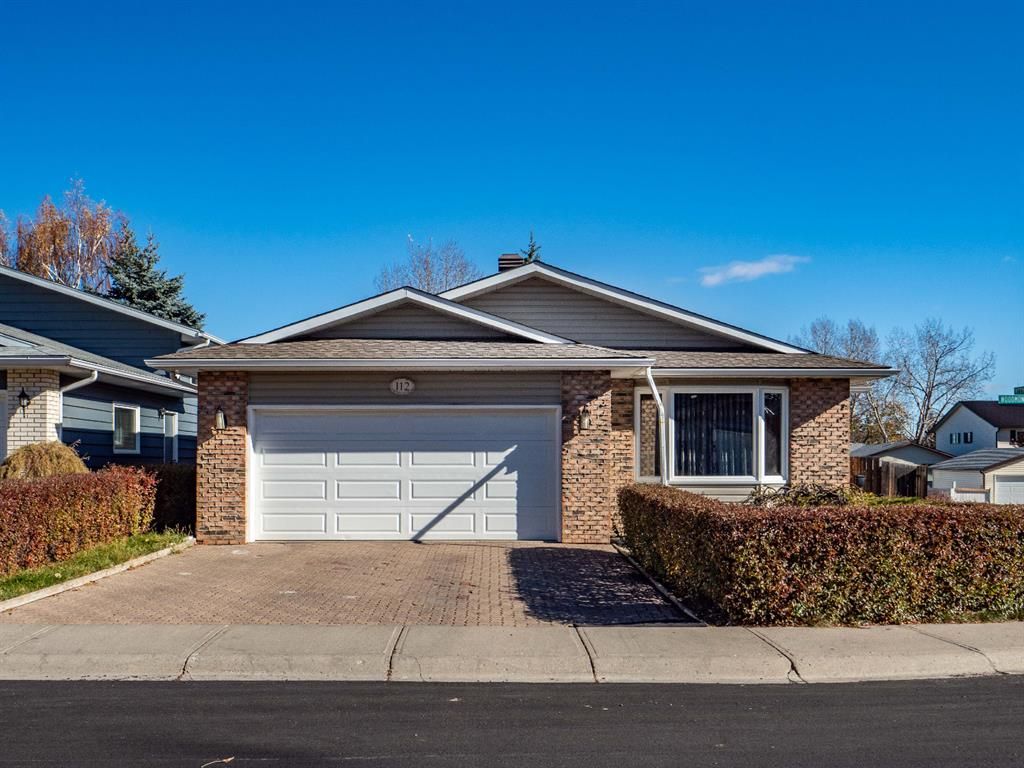 Main Photo: 112 Woodmont Drive SW in Calgary: Woodbine Detached for sale : MLS®# A1154719