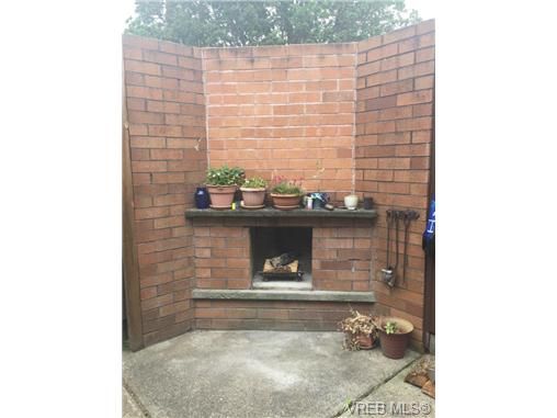 Outdoor patio fireplace